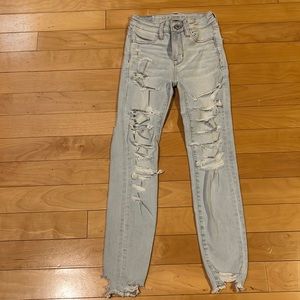 light wash ripped skinny jeans from american eagle size 00